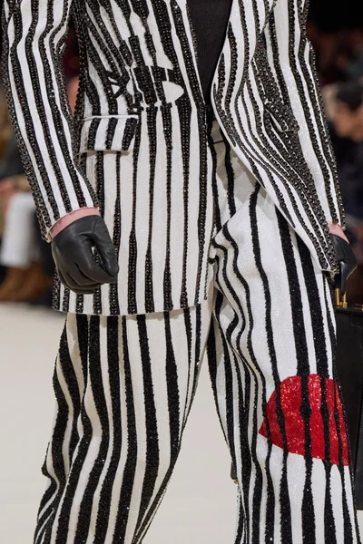 Look 27